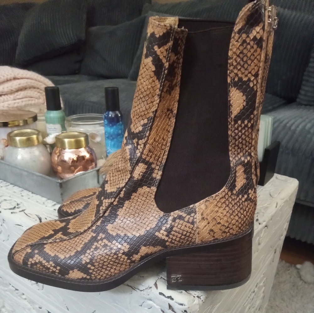 ⭐🆕Sam Edelman snake print booties - Picture 12 of 15